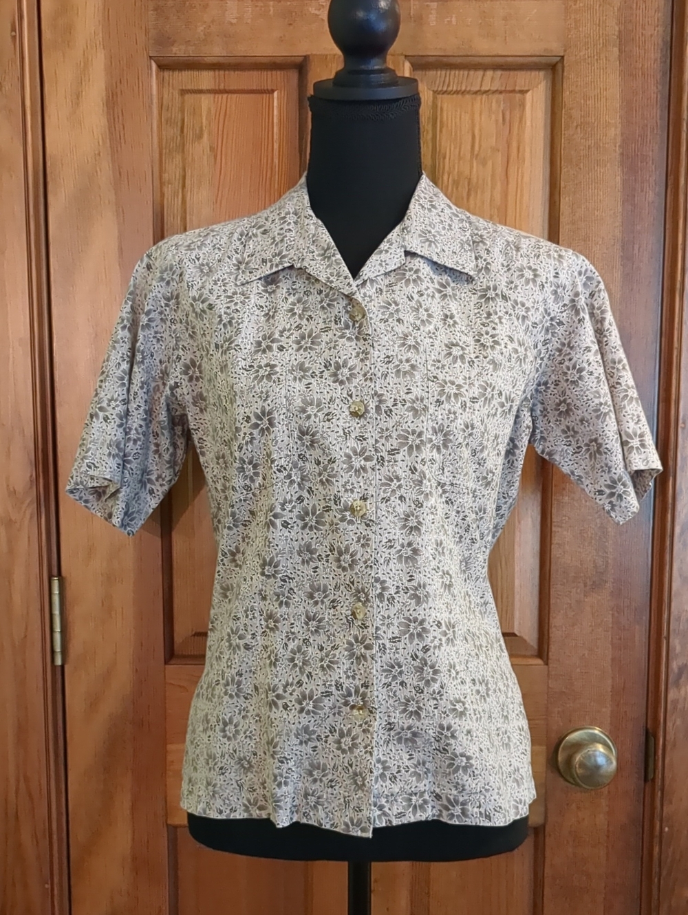 Columbia Sportswear Company Tailored Cotton Shirt!